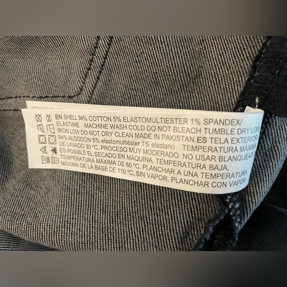 NWT Forever 21 Mid-rise Flare Jeans Washed Black - Picture 7 of 11